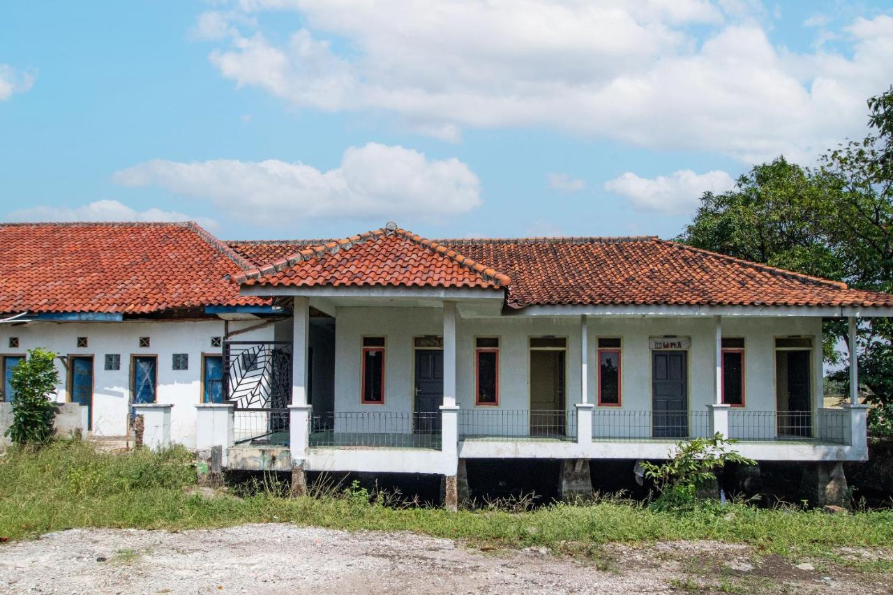 Spot On 92832 Al Mahira Syariah Majalengka Exterior foto