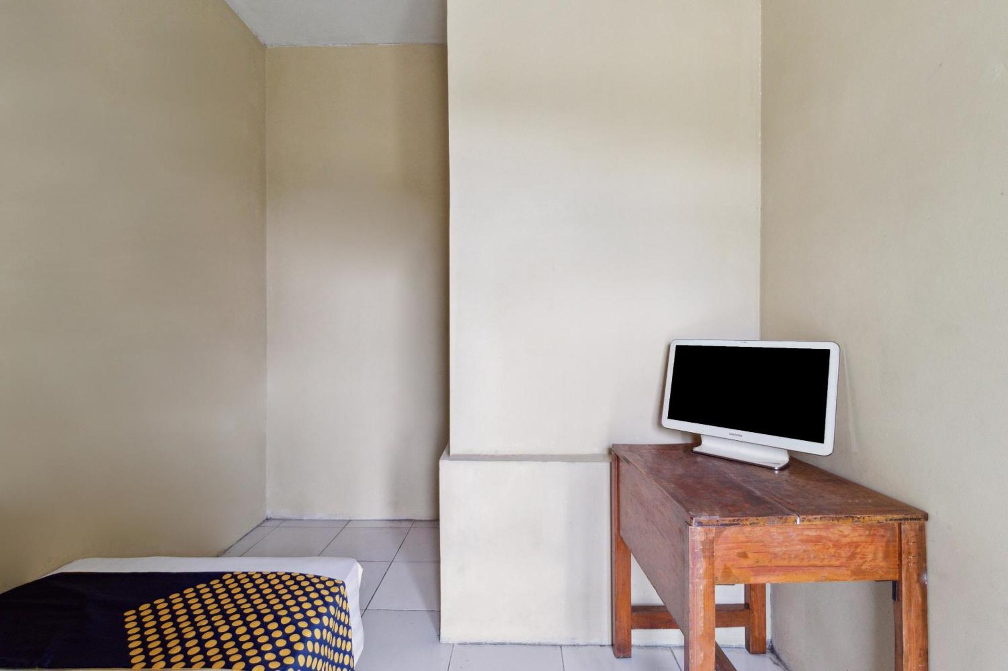 Spot On 92832 Al Mahira Syariah Majalengka Exterior foto
