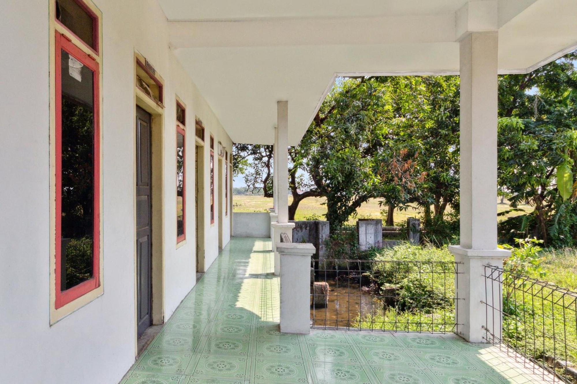 Spot On 92832 Al Mahira Syariah Majalengka Exterior foto