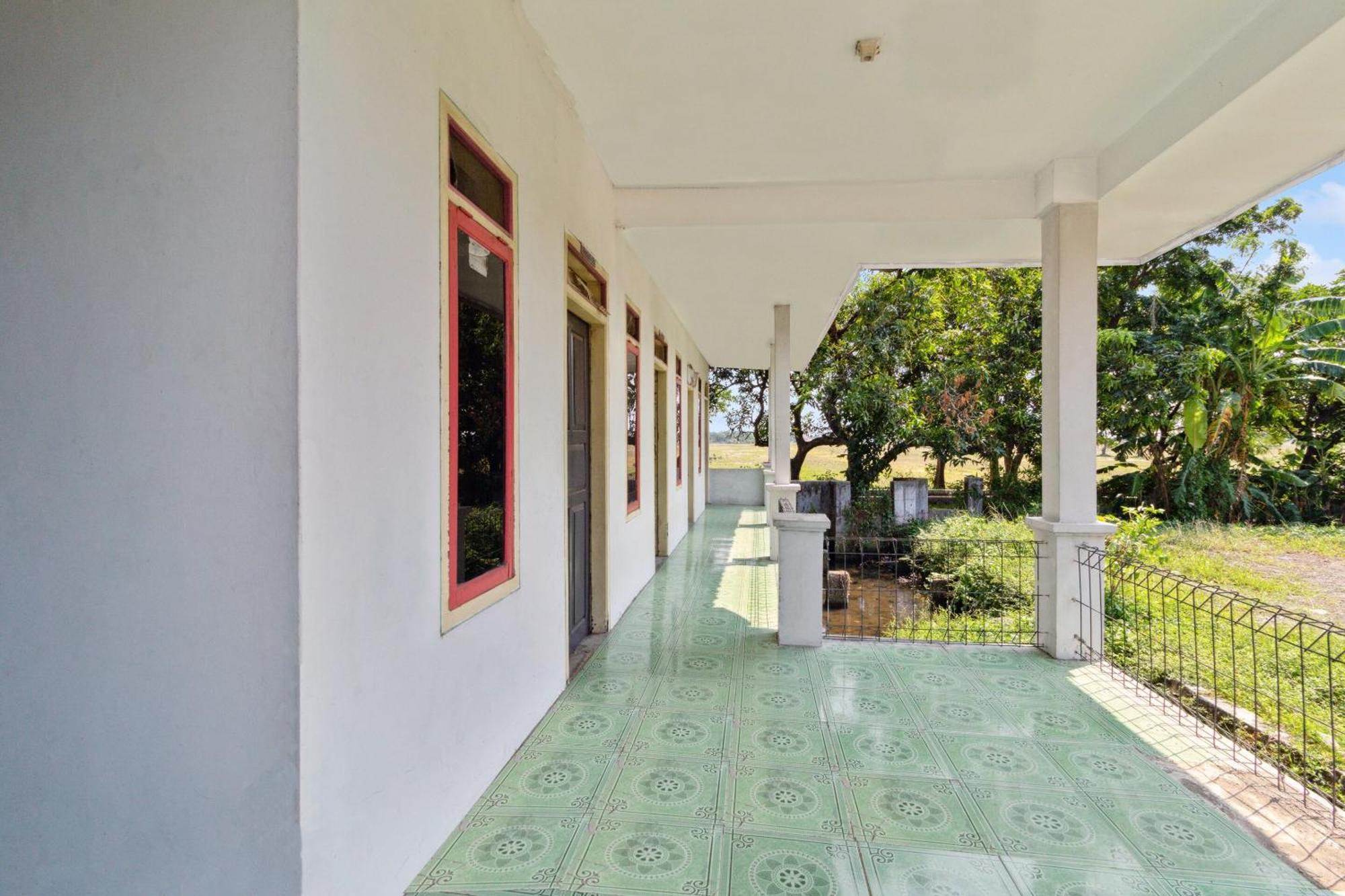 Spot On 92832 Al Mahira Syariah Majalengka Exterior foto
